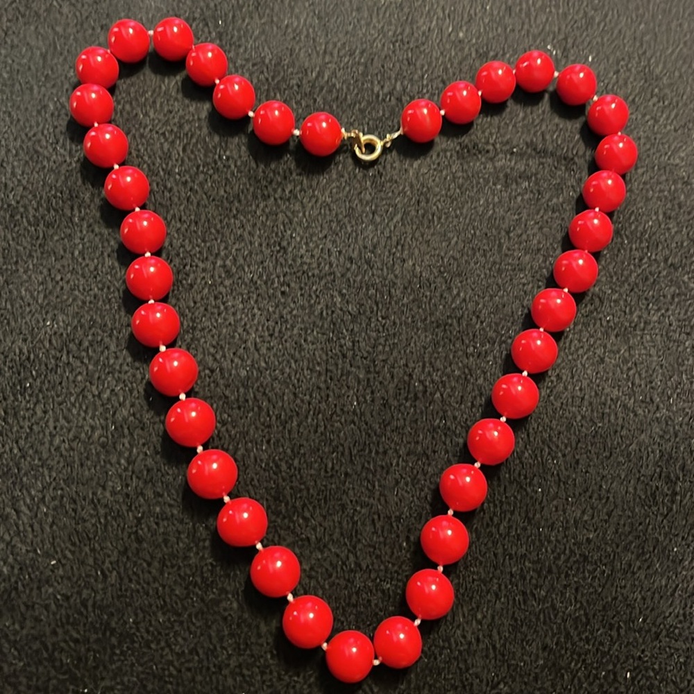 Elegant Red Beaded Necklace 18”